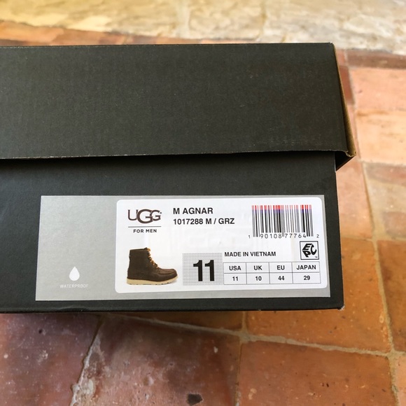 UGG NIB M agnar waterproof men’s boots size 11 - Picture 8 of 8